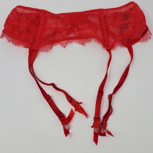 NWT VICTORIA'S SECRET RED LACE GARTER BELT STOCKING CLIPS WOMEN SIZE M/L - Picture 1 of 16